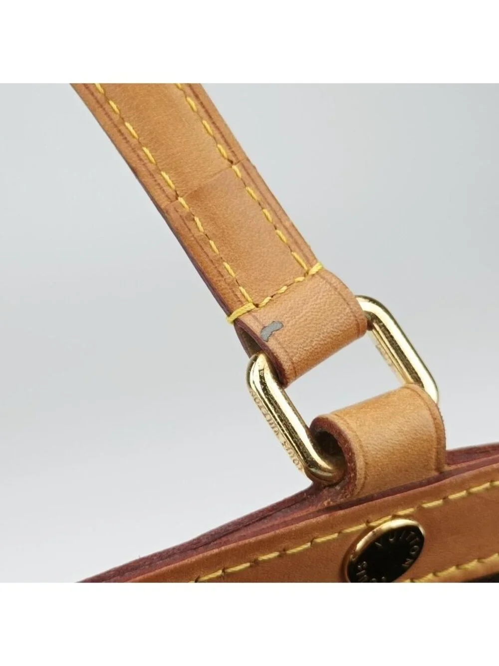 Louis Vuitton Blair MM Amarante Vernis Shoulder